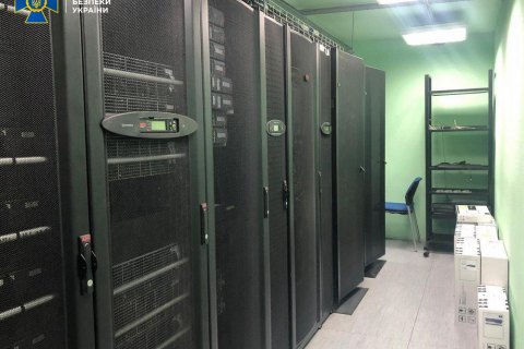 Чиновники налоговой помогали ежемесячно выводить в "тень" 500 млн гривен, - СБУ (обновлено) 