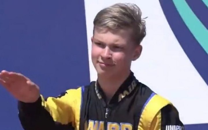 FIA порушила справу проти росіянина, який зігував на подіумі чемпіонату Європи з картингу 