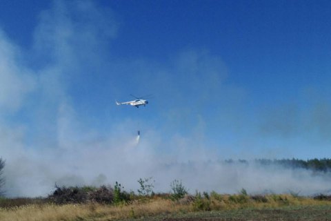 В Балаклее горит свалка, есть угроза распространения огня