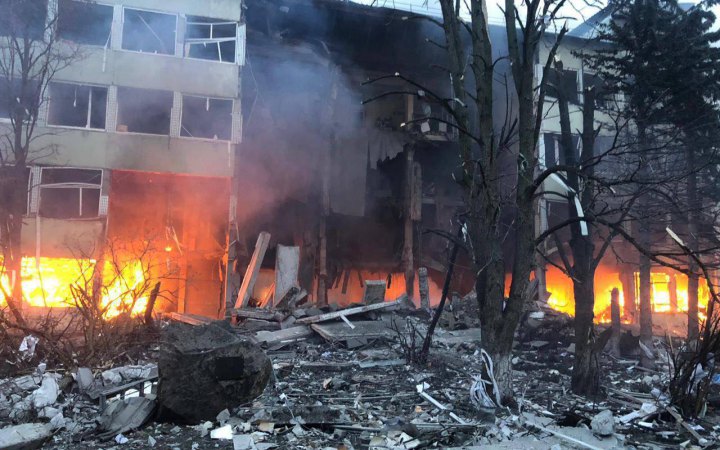 Наслідки ворожого удару ракетою “Кинджал” по Києву ліквідовували три доби, – КМВА