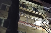 Ворог уночі знову вдарив по Нікополю, пошкоджень зазнали житлові будинки