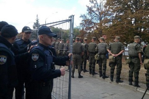 Украина запретила россиянам голосовать на выборах в посольстве и консульствах