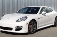 В Харьковской области пенсионер - супруг бухгалтера сельсовета - купил Porsche Panamera