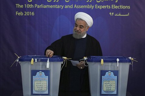 На парламентских выборах в Иране победили умеренные силы