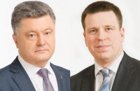 Порошенко и премьер Эстонии обсудили ​вопросы развития торгово-экономического сотрудничества