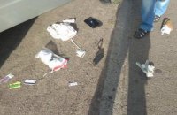 В Черкассах задержанный патрульными за нападение на женщину водитель начал есть землю