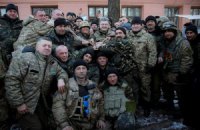 Порошенко встретился с бойцами, выведенными из Дебальцево