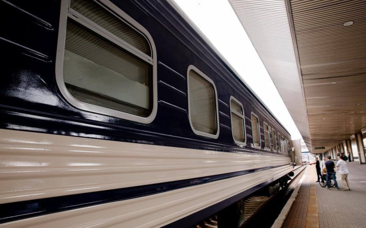 ​Укрзалізниця відновила електропостачання на ділянці після обстрілу