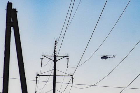 Из-за сильных осадков и ветра без света остались 80 населенных пунктов в 7 областях