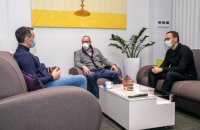 До України з першим візитом прибув директор Європейського регіонального бюро ВООЗ Клюге