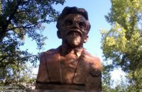 В Украине снесли последний памятник Калинину