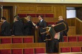 Несмотря на предупреждение Азарова, в Раде затеяли ремонт
