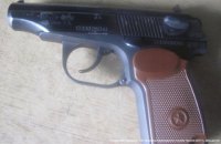 Поранений у груди пенсіонер МНС відбився від грабіжників у селі під Києвом