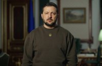 Зеленський про оборону України: "Готуємо хлопців і дуже чекаємо постачання зброї"