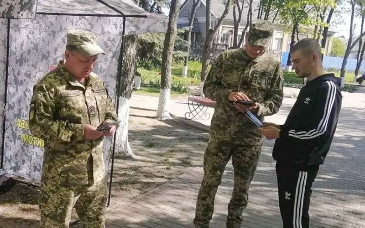 Поліція доставила до столичних ТЦК та СП 2 319 ухилянтів, – відповідь на запит