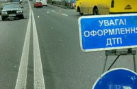 На улице Гетьмана в Киеве два автомобиля сбили насмерть пешехода-нарушителя