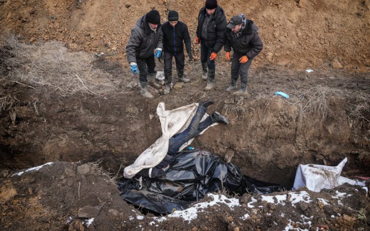 Під Маріуполем зростає місце масових поховань