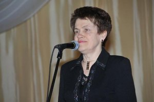Людмила Янукович вручила дипломы будущим священникам