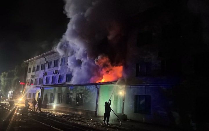 Ворог масовано атакував Укрзалізницю в різних областях: вокзали, станції, депо