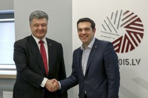 Порошенко потребовал от Греции ратификации СА