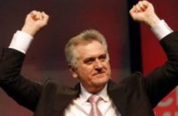 Президент Сербии пригрозил ввести войска в Косово