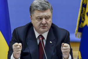 Порошенко особисто зустріне партію військових автомобілів від США
