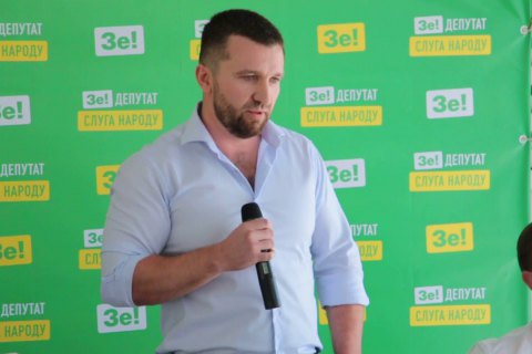 За нардепа от "Слуги народа" на заседании комитета голосовала неизвестная женщина