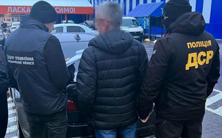 На Хмельниччині викрили організатора схеми уникнення мобілізації за майже чверть млн грн