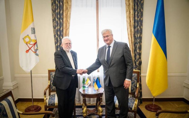 Сибіга зустрівся з ватиканським дипломатом Полом Річардом Галахером
