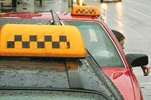 Завтра таксисты будут пикетировать Азарова