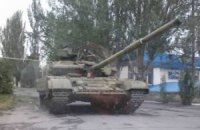 В Донецкой области замечены пять танков, семь БТРов и грузовики с боевиками
