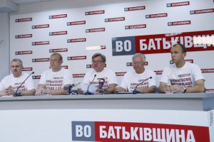 "Батьківщина" вимагає зустрічі з Порошенком