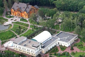 Милиция задержала журналистов возле Межигорья