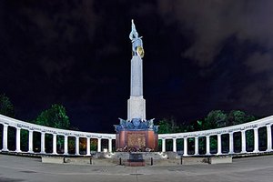 Россию возмутило осквернение памятника советским воинам в Вене