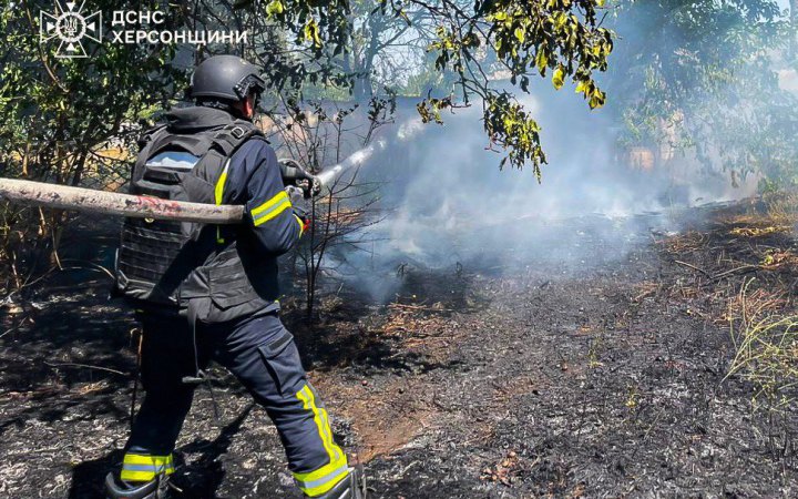 Російські окупанти атакували Дніпровський район Херсона, є постраждалі