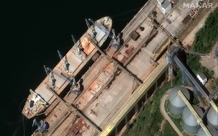 ​Мaxar показала, як судна під прапором РФ перевозять зерно з України до Сирії