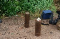 На коліях вокзалу в Житомирі знайшли два артилерійські снаряди