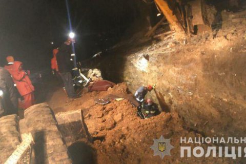 В Тернополе при сходе оползня погибли двое рабочих