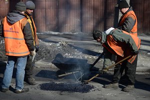 Кабмин выделит 7,2 млрд грн на ремонт дорог