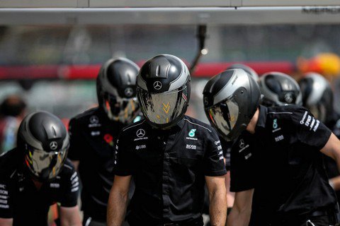 ​Членов команды Mercedes ограбили перед гонкой Формулы-1 в Бразилии
