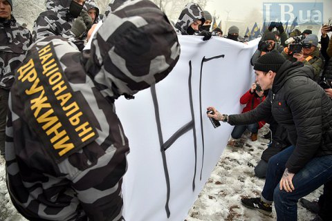 "Нацдружины" готовятся применять силу против фальсификаторов на выборах