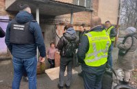 Чотирьох виховательок приватного корекційного дитсадка в Києві підозрюють у знущанні над дітьми