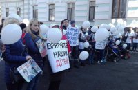 Пациенты со спинально-мышечной атрофией потребовали от Минздрава закупить жизненно важные лекарства