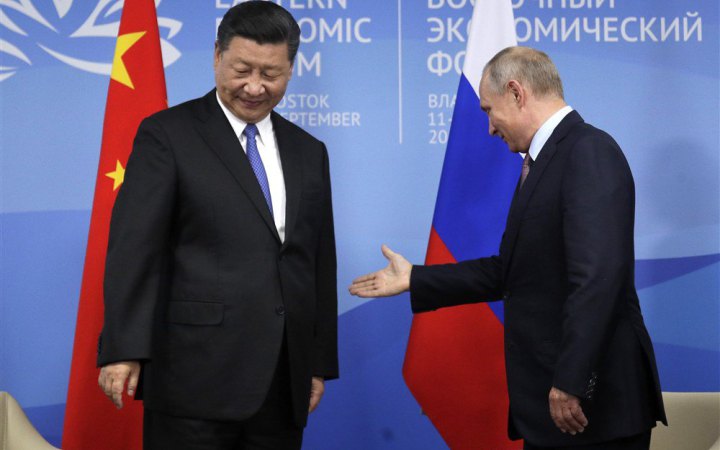 Китайські державні компанії надають Росії економічну і нелетальну військову допомогу, – Bloomberg