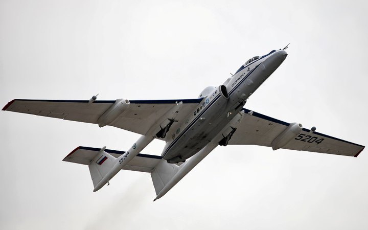 Росія планує розконсервувати радянський розвідувальний літак M-55, – британська розвідка