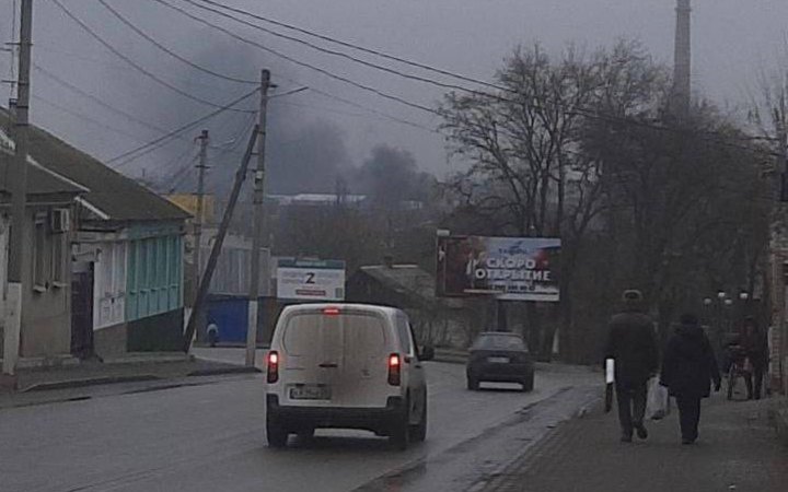 У Мелітополі спалахнула пожежа в районі військової бази окупантів