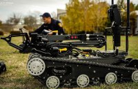 Українські рятувальники отримали від Канади 6 роботів для розмінування територій