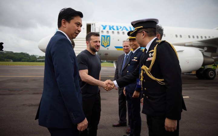 Зеленський прибув до Сінгапура, де зустрінеться з міністром оборони США