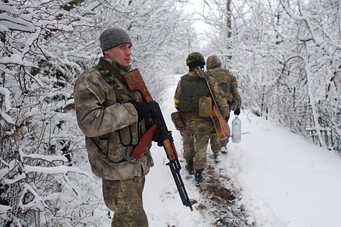 Один военнослужащий получил ранение на Донбассе в среду