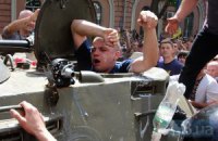 "Свободовцы" привезли в милицию пассажира БТРа